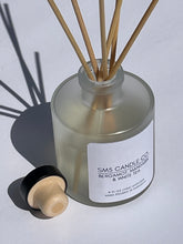 Load image into Gallery viewer, Bergamot, Mandarin &amp; White Tea Reed Diffuser
